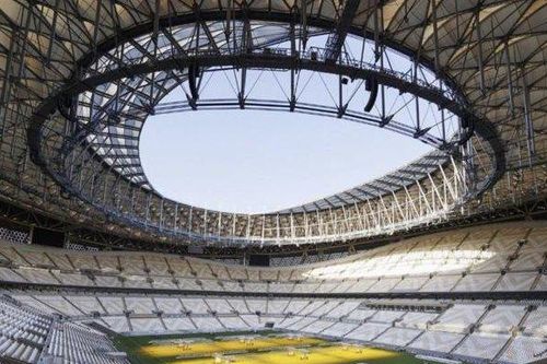 Choáng ngợp với sân vận động dát vàng, lớn nhất World Cup 2022