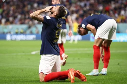 Giroud cân bằng kỷ lục của Henry ở ĐT Pháp