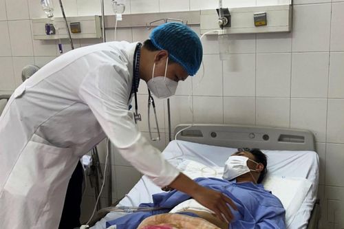 Thiếu niên 17 tuổi bị thanh gỗ đâm xuyên ngực được cứu sống: Bác sĩ cảnh báo điều 'sống còn' khi sơ cứu