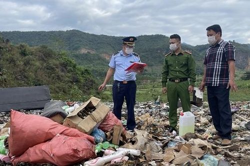 Sơn La: Tiêu hủy lô hàng mỹ phẩm hết hạn