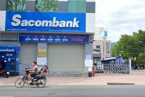Khởi tố nguyên Phó trưởng phòng cùng 3 nhân viên Sacombank Cam Ranh