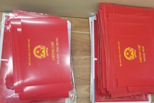 Thuê căn hộ làm 'xưởng' sản xuất văn bằng, chứng chỉ, học bạ giả