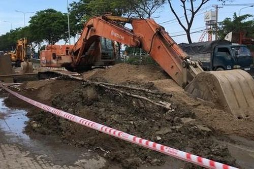 TPHCM: Cuối năm người dân lại khổ sở với 'lô cốt', đào đường