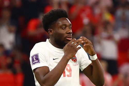 Sao Bayern Munich đá hỏng phạt đền trong trận Canada thua Bỉ