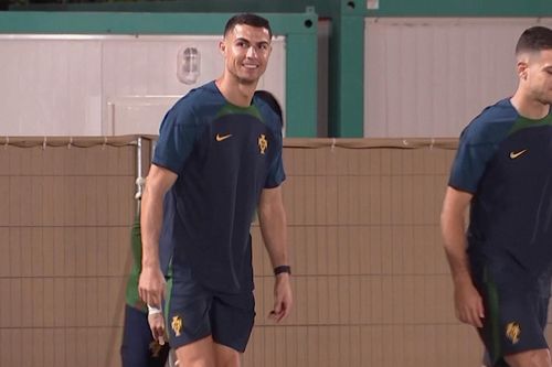 Ronaldo tập cùng Bồ Đào Nha trước trận gặp Ghana ở World Cup