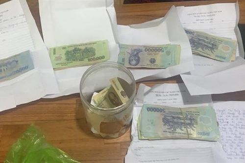 Đang 'say phỏm' trong quán cà phê, 4 con bạc bị Công an bắt quả tang
