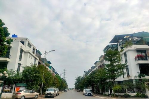 Chùm ảnh: Tràn lan 'chuồng cọp' cơi nới tại Khu đô thị Ao Sào