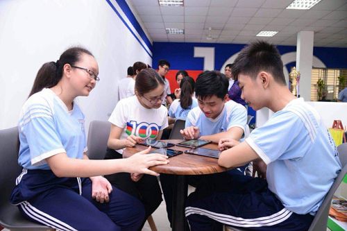 Giáo viên có học sinh đạt giải cao thi KHKT sẽ được nâng lương trước hạn