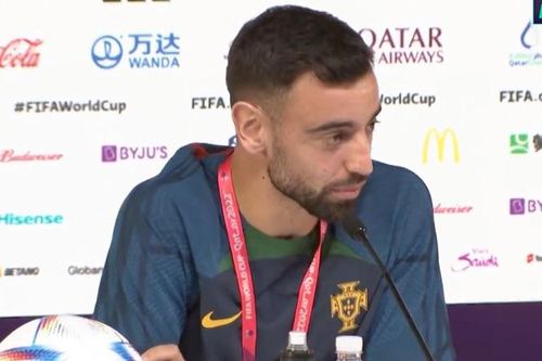 Bồ Đào Nha cấm Bruno Fernandes trả lời câu hỏi về Ronaldo