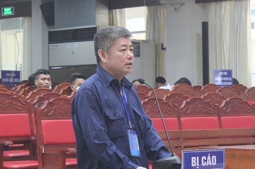 Vụ buôn lậu 200 triệu lít xăng: 'Ông trùm' Nguyễn Hữu Tứ và 'người tình' xin giảm nhẹ hình phạt