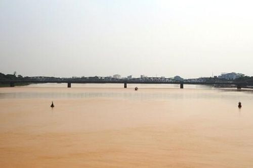 Thừa Thiên - Huế: Tăng cường kiểm tra xử lý các hành vi gây ô nhiễm môi trường trên sông Hương