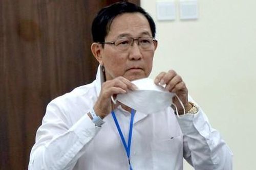 Tòa tuyên cựu Thứ trưởng Bộ Y tế Cao Minh Quang lãnh án treo