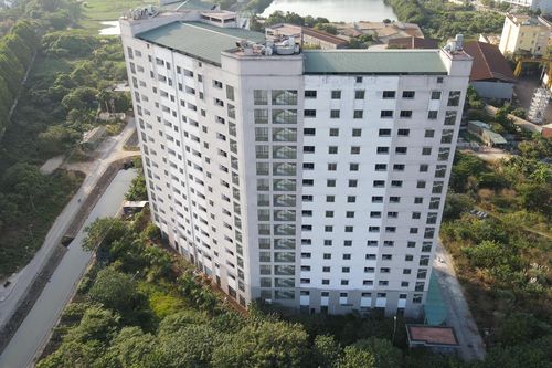 Hà Nội: Khu tái định cư gần 800 tỷ đồng bỏ hoang thành nơi nuôi gà