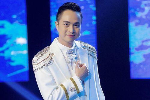 Nhật Tinh Anh 'cơm no áo ấm' suốt 17 năm nhờ một bài hát