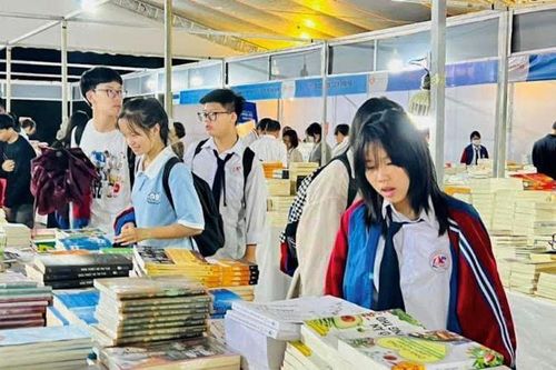Hội sách Quảng Ninh 2022 thu hút hơn 2.000 tác phẩm đặc sắc viết về Quảng Ninh