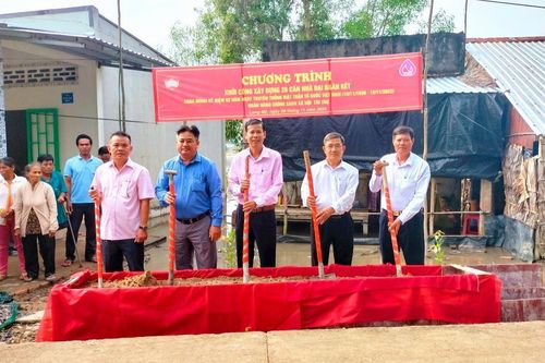 Hậu Giang nỗ lực chăm lo tốt cho hộ nghèo