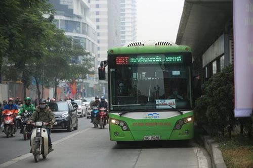 Hà Nội 'phá thế độc quyền' làn đường của tuyến xe buýt nhanh BRT?