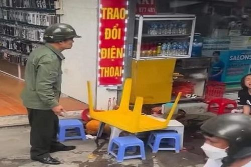 Truy bắt nghi phạm chém chết người phụ nữ bán trà đá vỉa hè