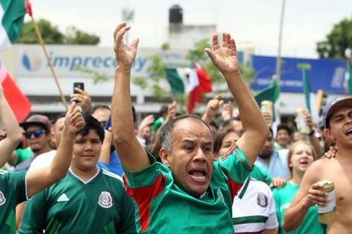 Nhiều CĐV Mexico bị fan Argentina đánh vì xúc phạm Messi