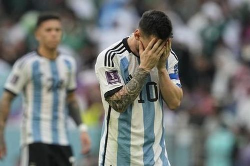 Huyền thoại Brazil chê Messi không biết làm đội trưởng