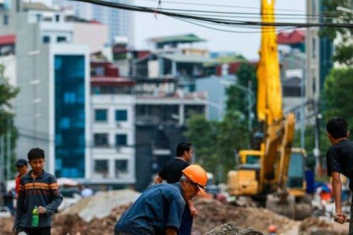 Hối hả thi công đường Huỳnh Thúc Kháng sau 4 năm xử lý giải phóng mặt bằng