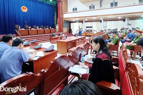 Xét xử đại án buôn lậu xăng: Các bị cáo xin giảm án