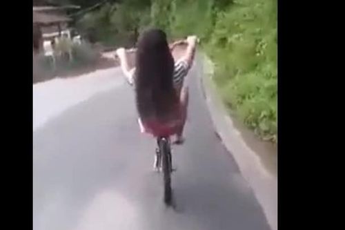 Xe đạp ui...