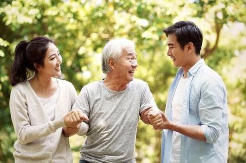 Đừng thỏa hiệp với chứng rối loạn bài tiết ở người cao tuổi: Hiểu đúng để chăm sóc đúng!
