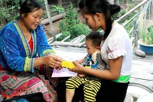 Cô đỡ thôn bản 30 năm chăm sóc sức khỏe phụ nữ mang thai