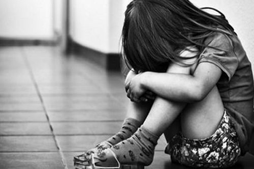 Nam thanh niên làm 'chuyện người lớn' với em gái của bạn thân