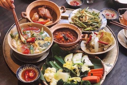 4 cuốn sách cho người đam mê ẩm thực Việt