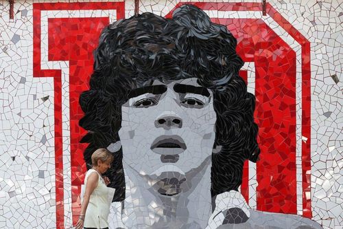 Và Maradona từ trên thiên đàng sẽ mỉm cười