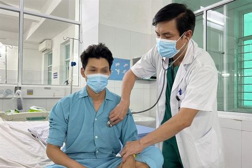 Nam bệnh nhân trẻ tuổi bị ngưng tim nguy kịch đã được cứu sống