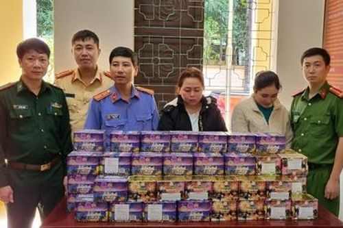 Bắt giữ hơn 1 tạ pháo hoa nổ các loại
