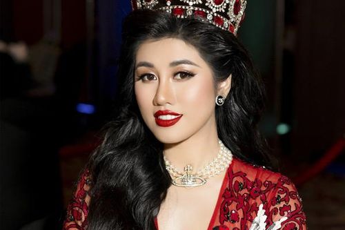 Hoa hậu Emily Hồng Nhung mặc khoét sâu ngực, chân váy xuyên thấu