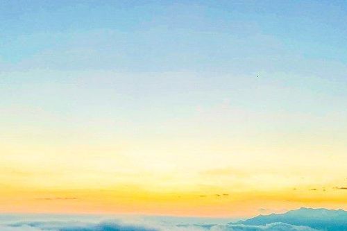 Giới trẻ đổ xô đi 'săn mây' ở Tà Xùa