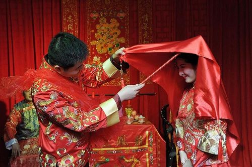 Chồng qua đời, vợ tái hôn với người không ai ngờ tới