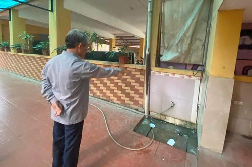 Nữ sinh lớp 11 tử vong thương tâm sau trò đùa giấu giày của bạn