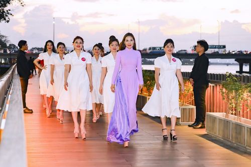NTK Thân Hoàng Bích Thủy mang các thiết kế tôn vinh vẻ đẹp người phụ nữ Việt đến với Hoa hậu Doanh nhân Châu Á Việt Nam 2022