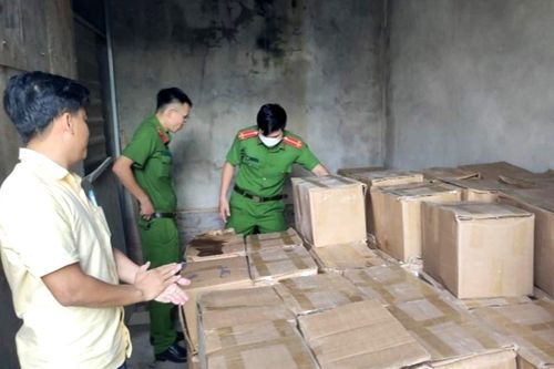 Nhà nghỉ biến thành kho chứa hàng hóa không rõ nguồn gốc với số lượng 'khủng'