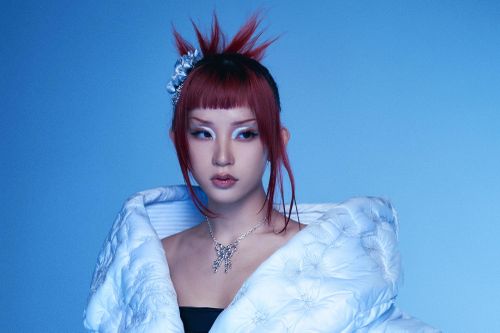 Cháu gái tài năng của diva Hà Trần tái xuất âm nhạc