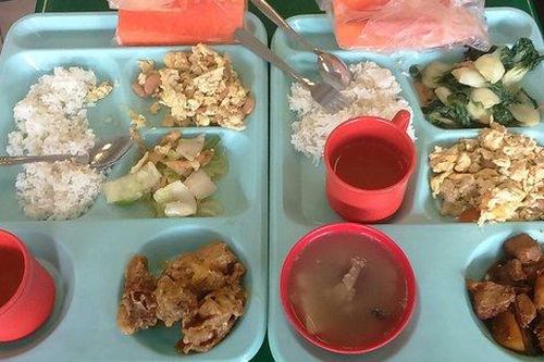 Thêm một vụ nghi ngộ độc thực phẩm tại trường học: Buồn và lo!