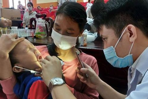 Thầy thuốc đến với người nghèo, không để ai bị bỏ lại phía sau