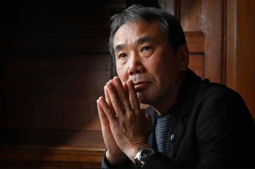 Haruki Murakami không muốn cầm lên và đọc lại sách mình đã viết