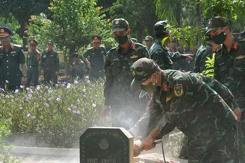 Bộ Quốc phòng Việt Nam - Campuchia phối hợp cất bốc 49 hài cốt liệt sĩ