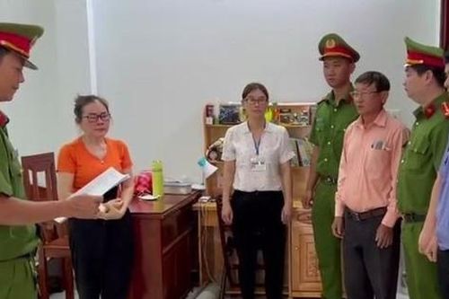 Bình Phước: Bắt 2 cựu Chánh Văn phòng HĐND, UBND huyện Bù Đăng