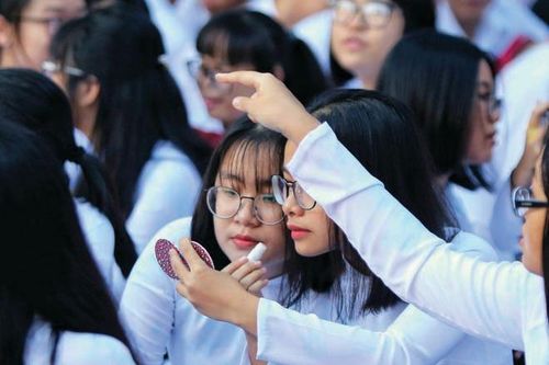 Son phấn tuổi mới lớn