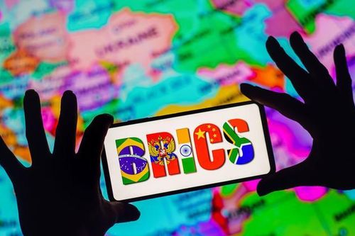 Chủ tịch BRICS nói quyền lực đang dịch chuyển từ Tây sang Đông