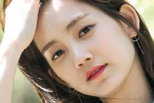Cậu út nhà tài phiệt: Ngắm nhan sắc 'tình mới' của Song Joong Ki