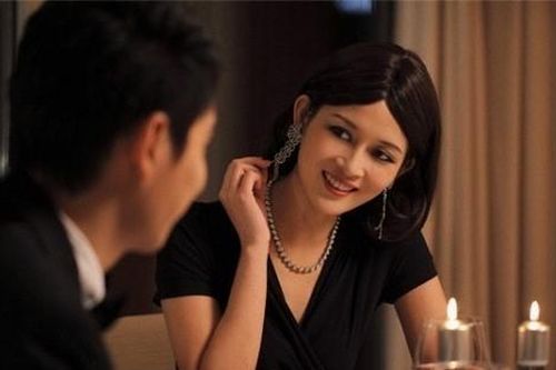 Cái kết chẳng thể ngờ cho cuộc tình 'lệch pha' hơn gần 3 con giáp của chàng thợ xây và bà chủ cô đơn